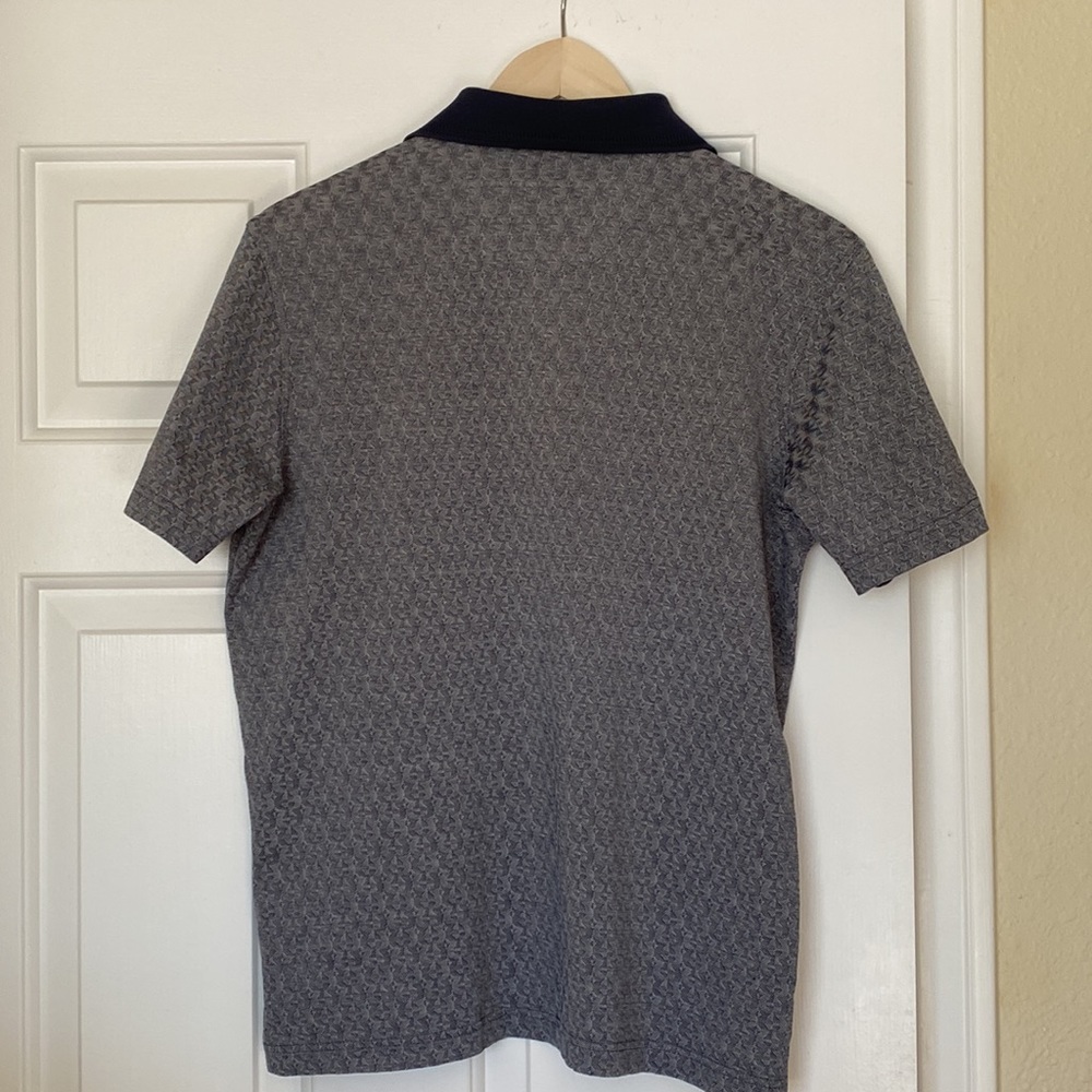 Etienne Aigner polo shirt with beautiful design size Medium. - Picture 5 of 5
